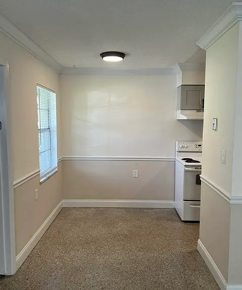 2721 E Washington St #11 — Photo 6