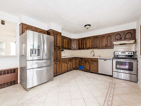 3rd image of 2729 Foxdale Ave