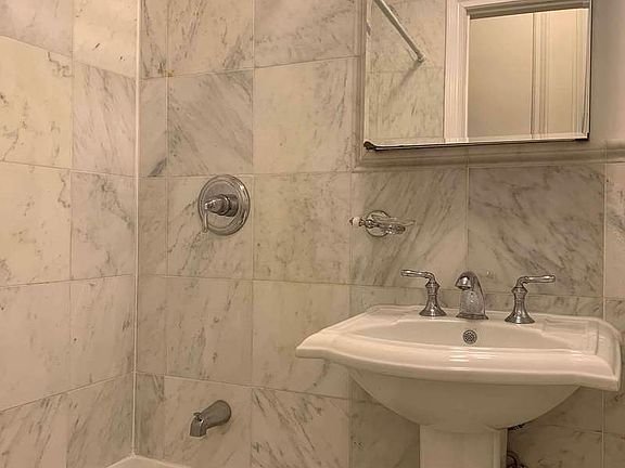 3rd image of 172 E 91st St APT 4D