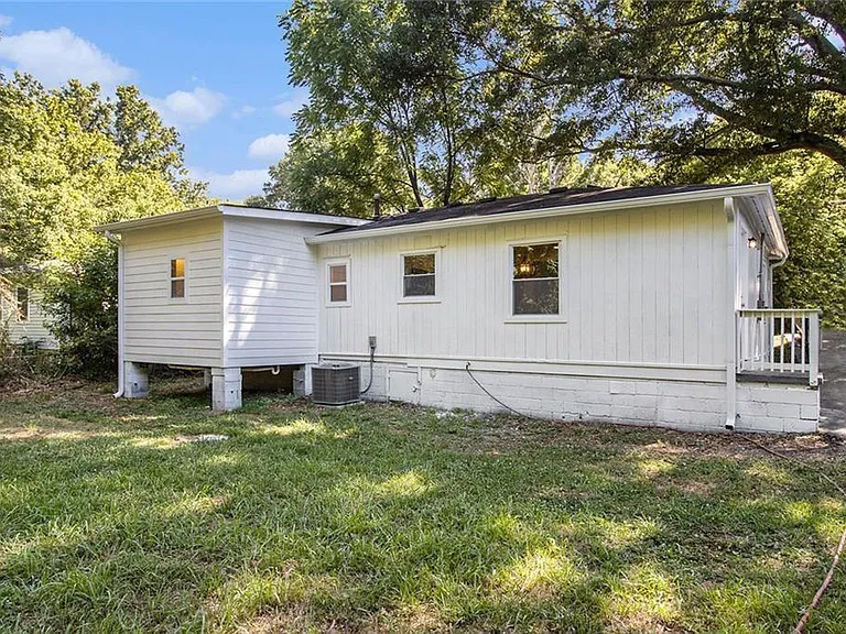 1317 Redford Dr SE — Photo 21