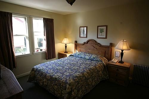 5th image of 2576 Lombard St