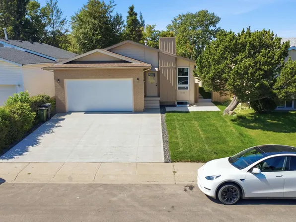 1720 49a St NW, Edmonton, AB T6L 3K6
