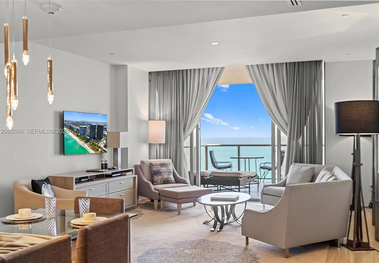 Bal Harbour Center Condo — Photo 1