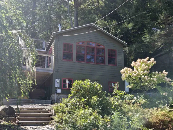 8 Marsh Hill Road, New Durham, NH 03855