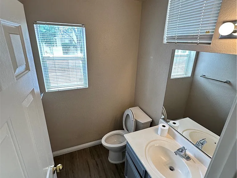 2024 Shining Feather Ln — Photo 3