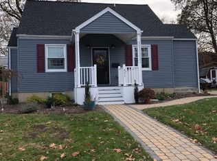 421 Locust Rd, Hellertown, PA 18055