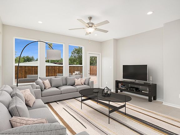 2nd image of 2401 Augusta Dr