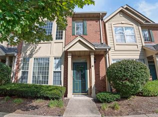 8821 Park Place Dr, Highland, IN 46322