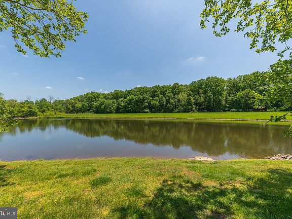 4th image of 3 Mallard Pond Cir