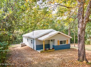 4532 Cambridge Rd, Walland, TN 37886