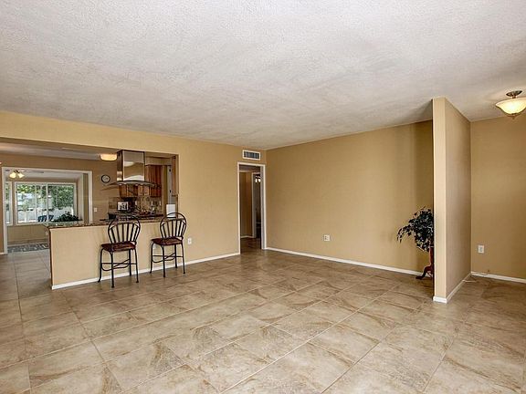 5th image of 12214 N Sun Valley Dr