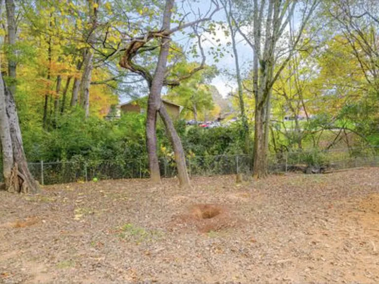 1324 Mayfield Ln — Photo 16