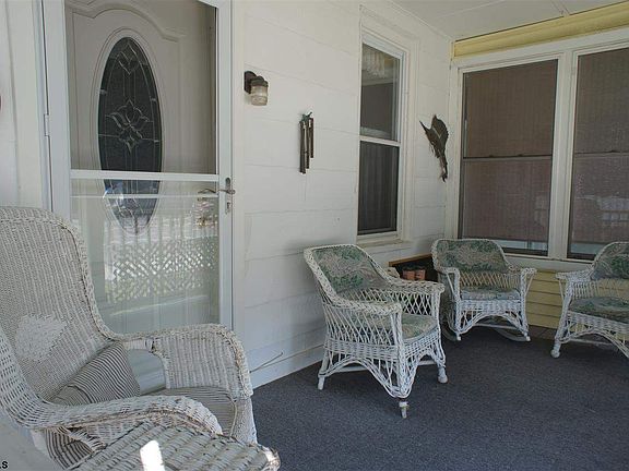 3rd image of 1210 Bay Ave