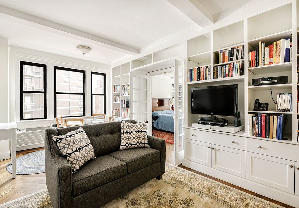 1st image of 1076 1st Ave #10G