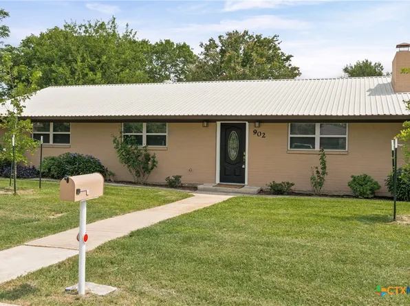 902 E Pam St, Little River Academy, TX 76554
