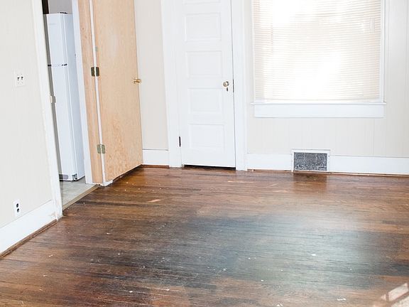 3rd image of 430 Littleton St