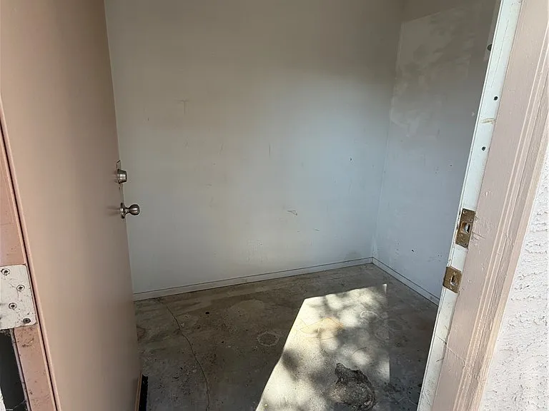 920 Rockview Dr #101 — Photo 15