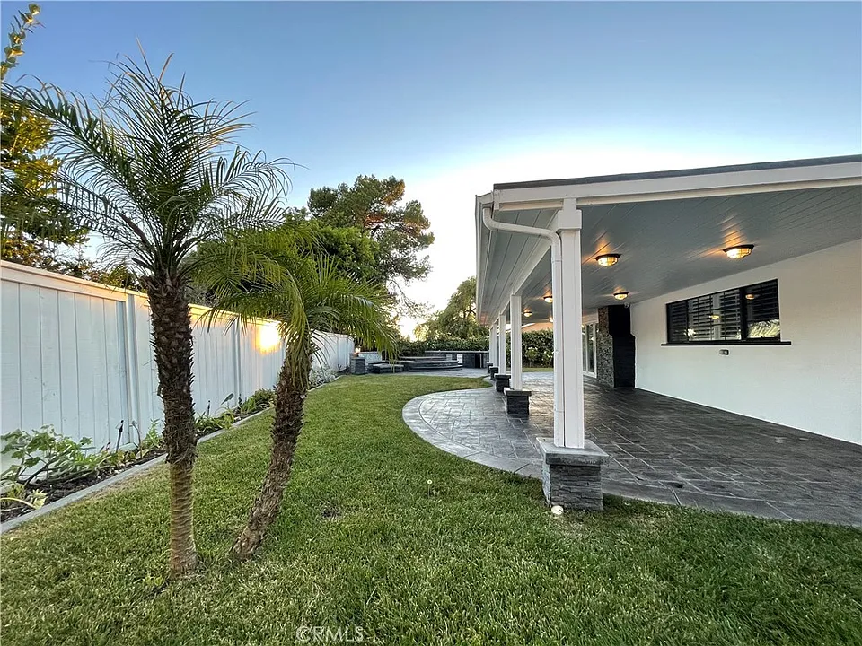 6326 Villa Rosa Dr