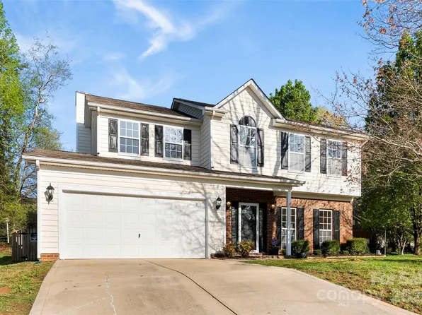 9845 Dauphine Dr, Charlotte, NC 28216