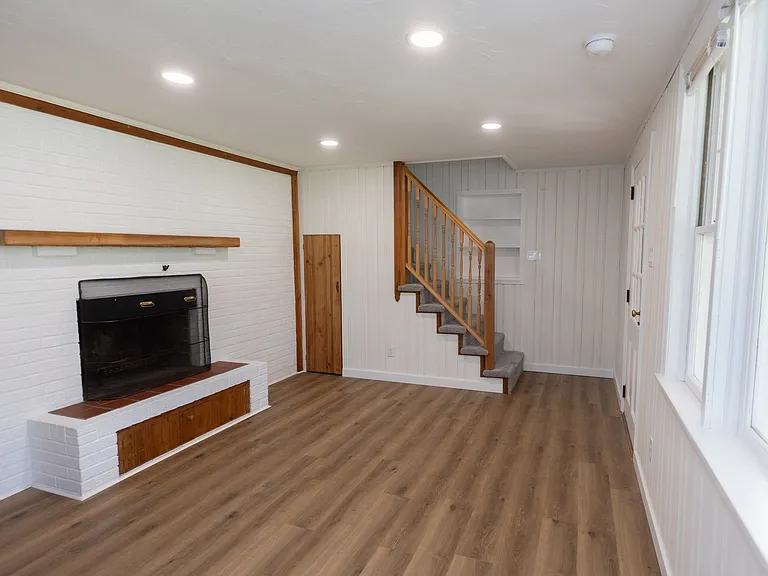 215 S 23rd St — Photo 11