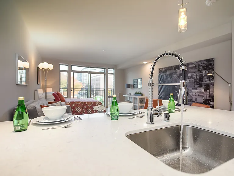 Zephyr Apartments — Photo 108