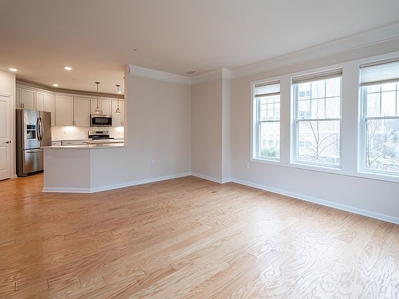 5th image of 4 Francis Dr #207