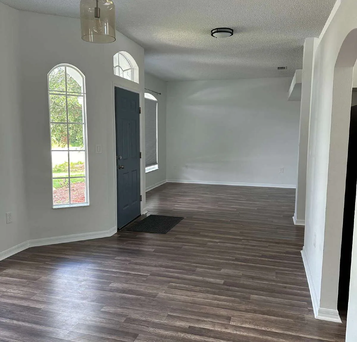 3 bed, 2.0 bath, 1780 sqft, $2,000 — Photo 4