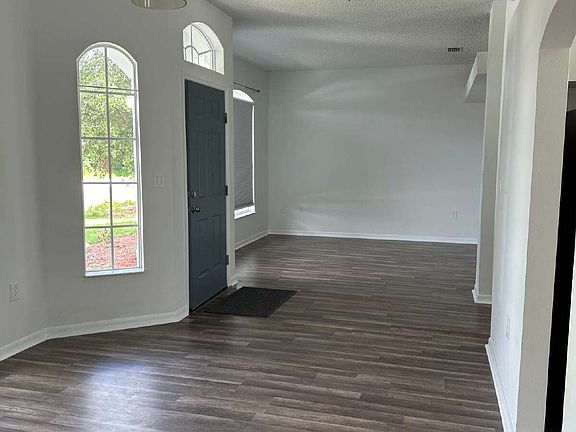 4th image of 3127 Lowry Blvd SE