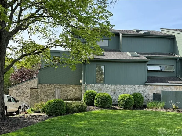 2070 Old Falls Dr, Vandalia, OH 45377