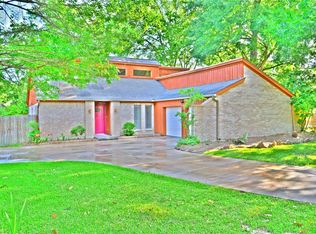 185 April Wind Dr E, Montgomery, TX 77356