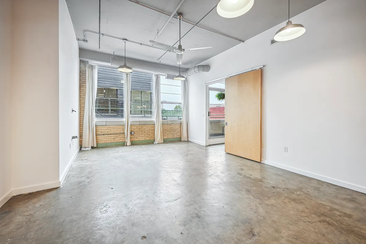 Building Photo - 701 Lamont St NW #34