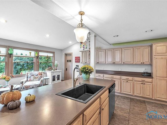 5th image of 4545 Crestview Dr