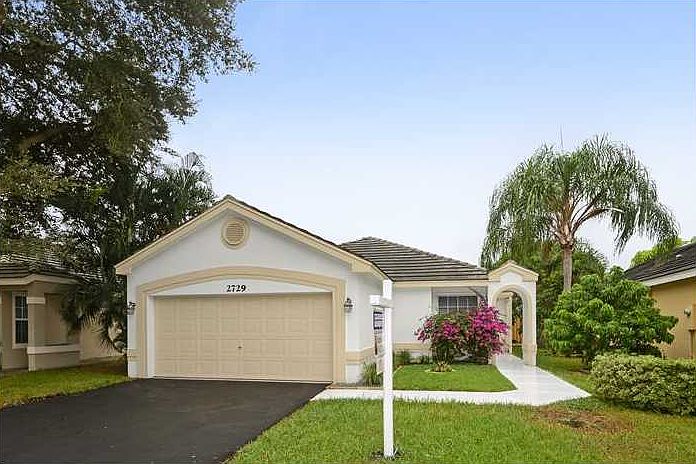 1st image of 2729 Arrowwood Ct