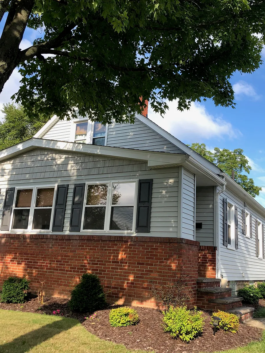 Building Photo - 1601 Fruitland Ave