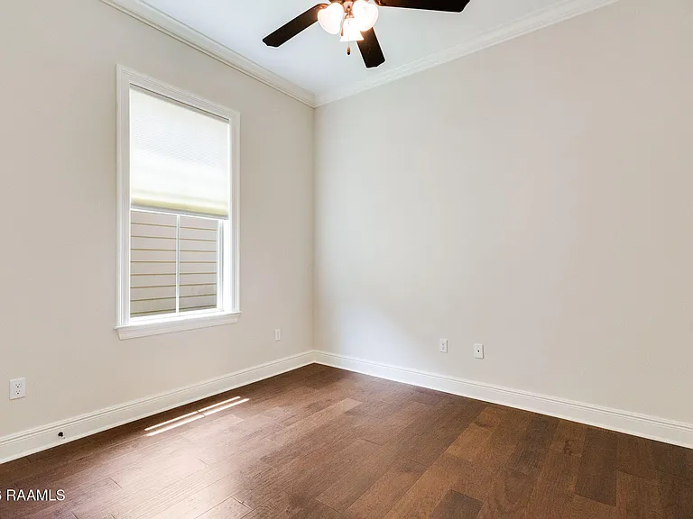 405 S Montauban Dr — Photo 27