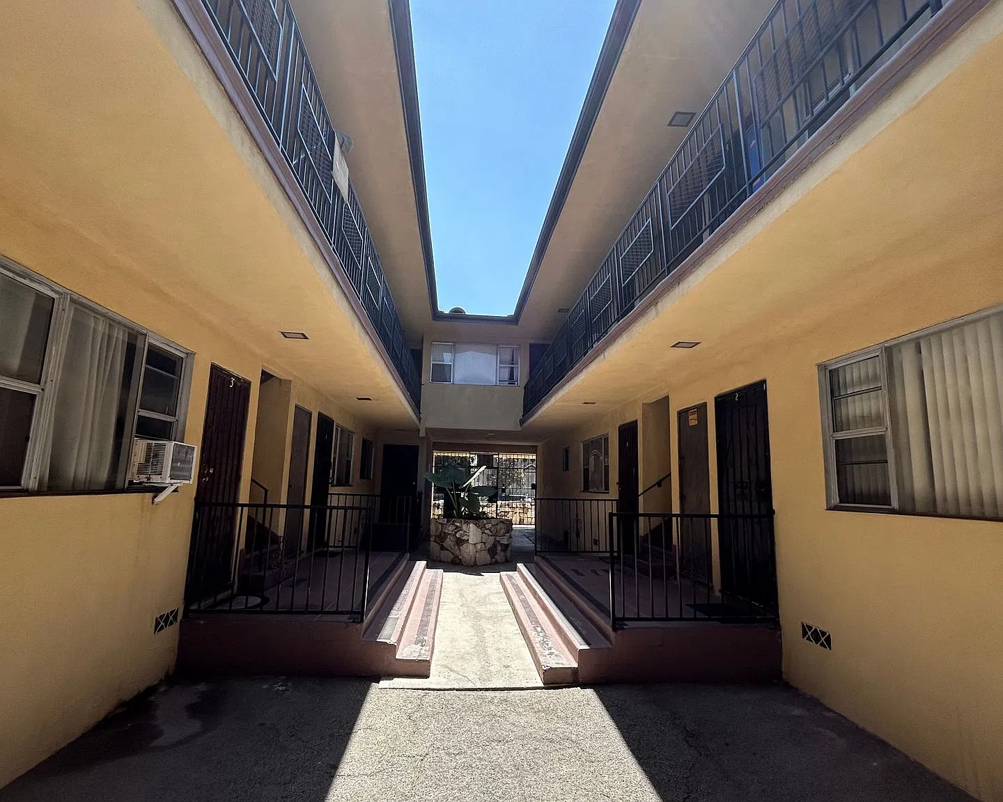Rolland Curtis Pl — Photo 1
