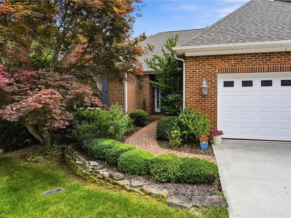 209 Brooks Landing Dr, Winston Salem, NC 27106