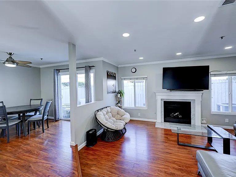 260 Victoria St #5 — Photo 9