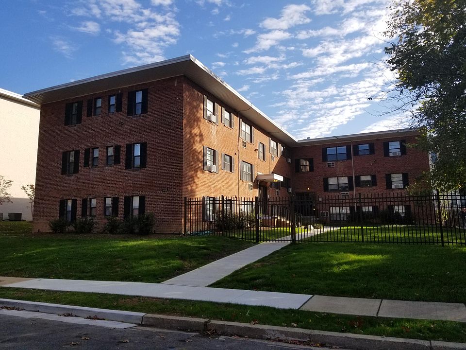 1st image of 1215 N Quinn St APT 7