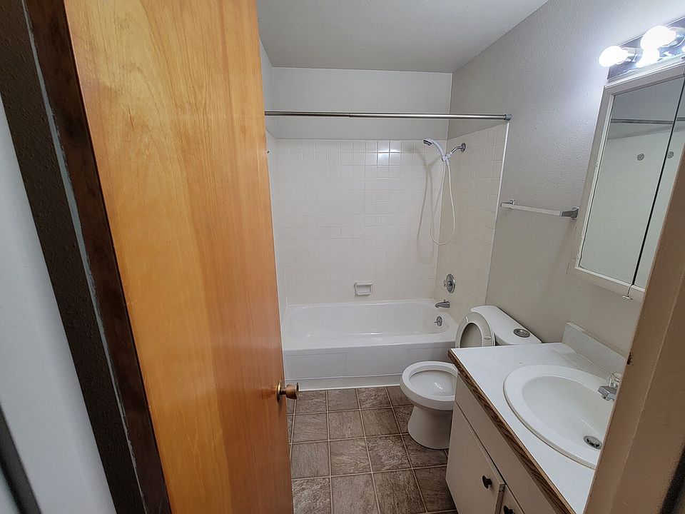 2nd image of 3137 Raspberry Rd #3