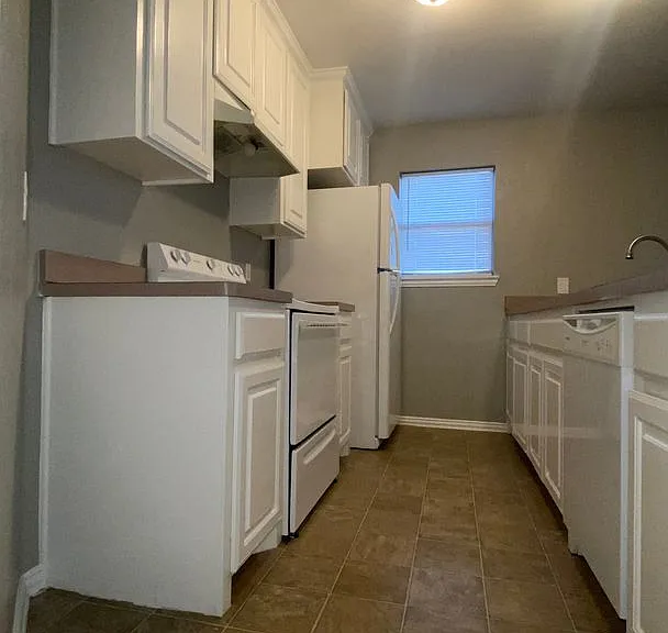 7700 Stanley Ct. — Photo 4