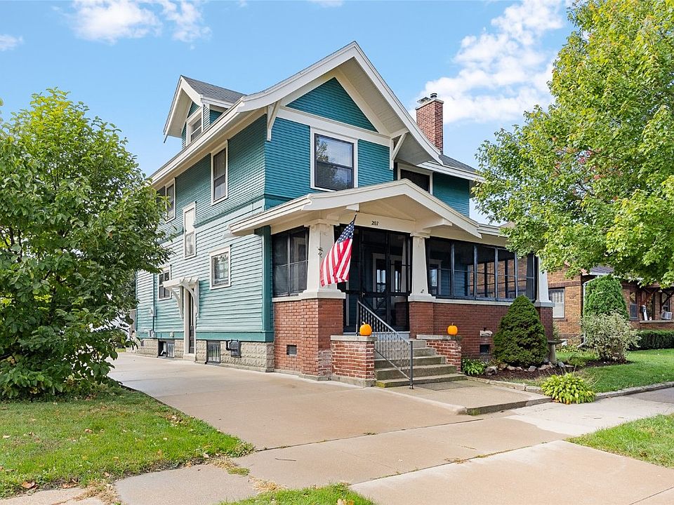 207 E Delaware St, Manchester, IA 52057 | MLS #2306679 | Zillow