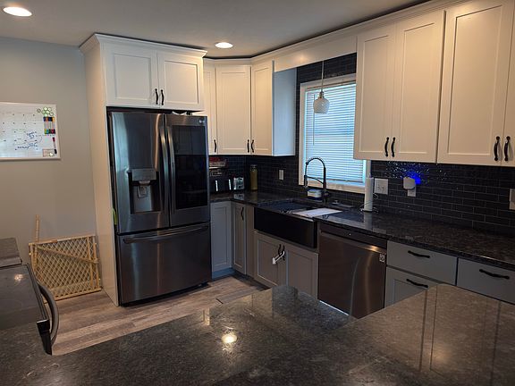 4th image of 2324 W 8th St