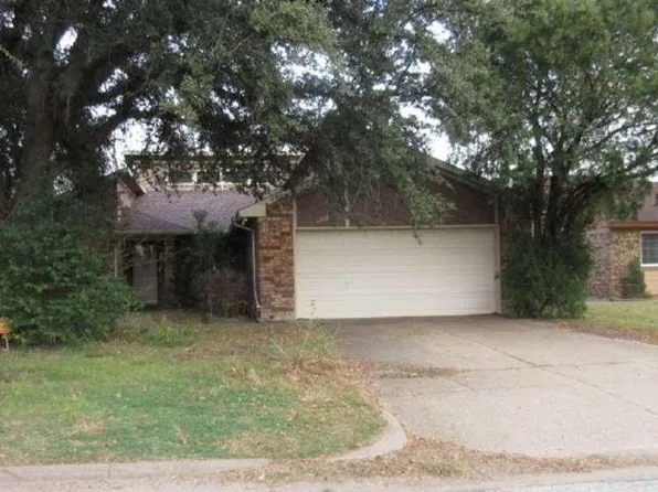 6301 Minuteman Ln, Arlington, TX 76002