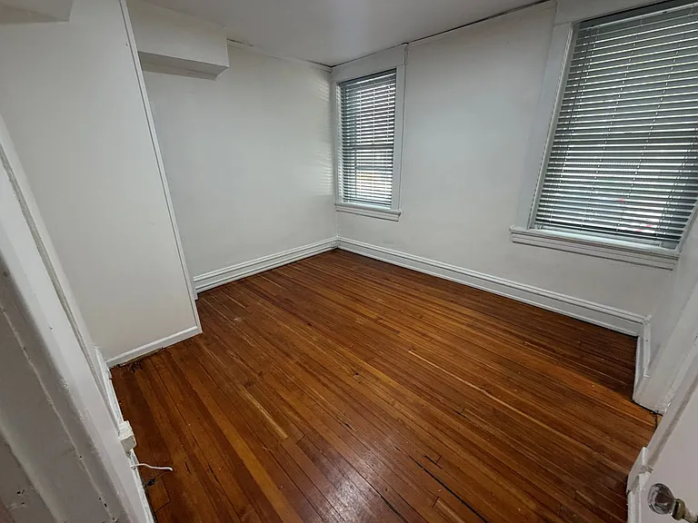 2327 Floyd Avenue — Photo 41