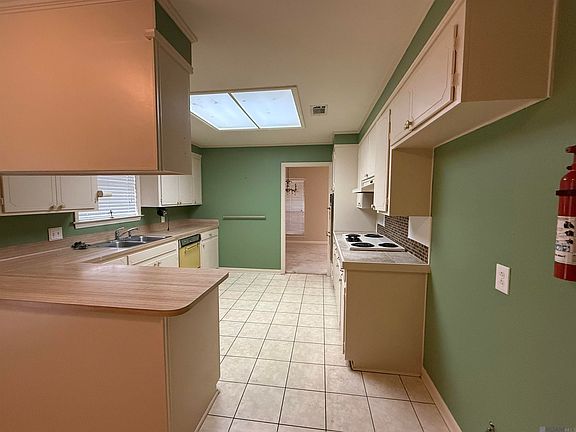 2nd image of 640 Bromley Dr