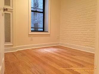 Rented by aptsandlofts.com