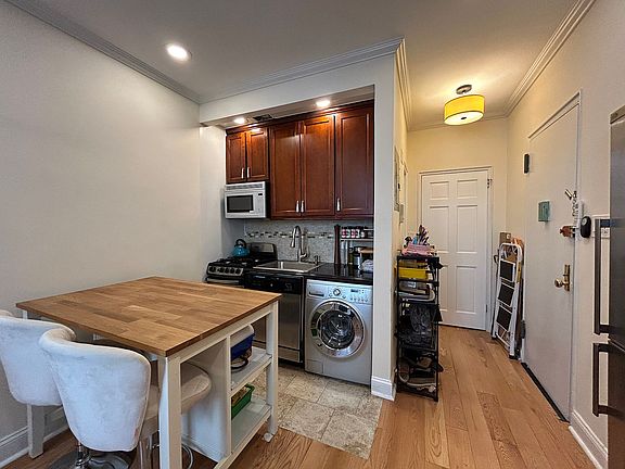 3rd image of 32 Hamilton Ter APT 6