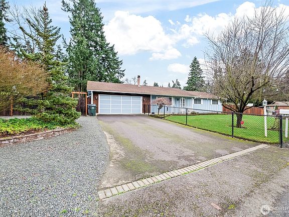 2nd image of 15825 93rd Avenue E