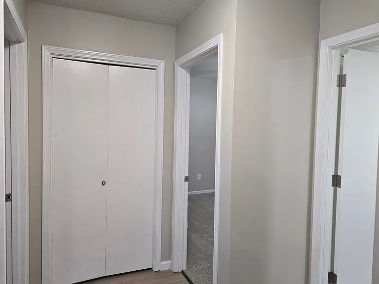 5814-5816 NW Walnut Ct — Photo 10